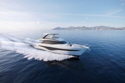 Princess Yachts Y72