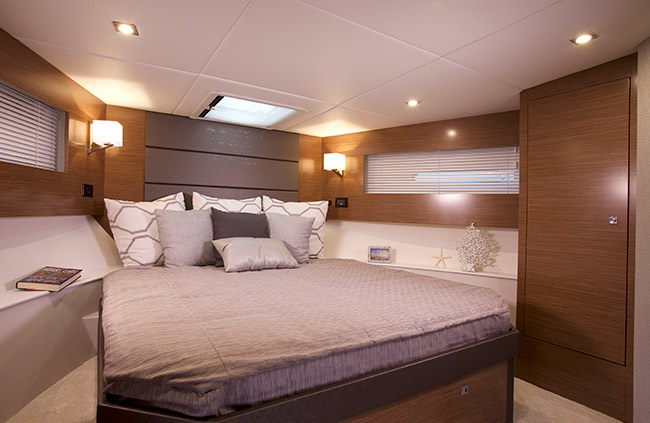 Cruisers 42 Cantius bedroom