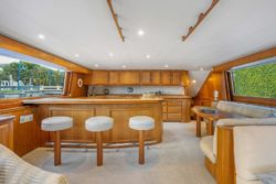 2010 80 donzi yacht