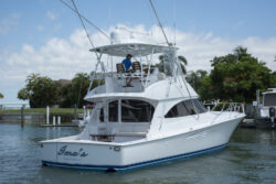 IMA'S Viking Yachts 48 C