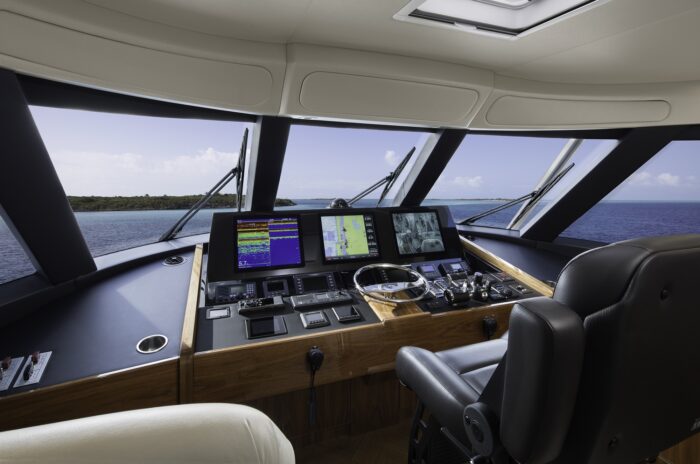 Viking 72 EB Helm View