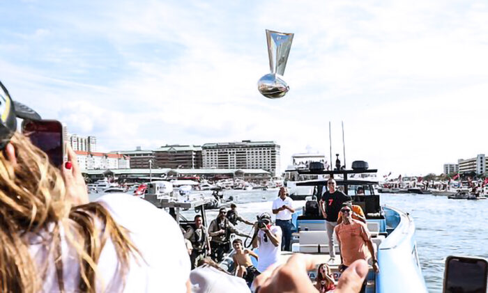 Brady tosses Lombardi Trophy to Gronk’s Boat: 41 Valhalla