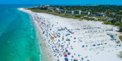 Sarasota Visitors Guide: Siesta Key Beach